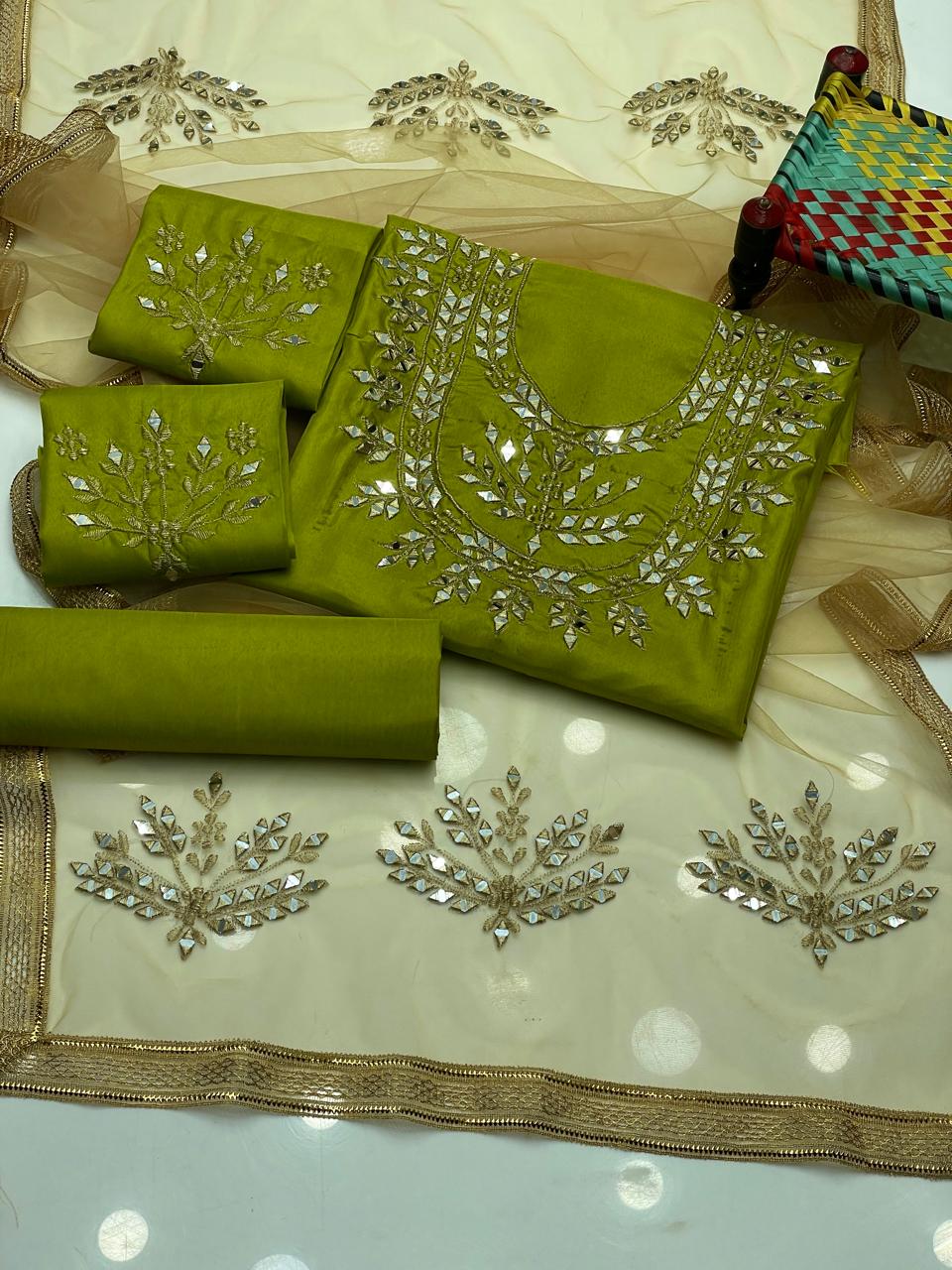 Royal Mirror & Zari Embroidered Kattan Silk Ensemble Suit (3-Pc)